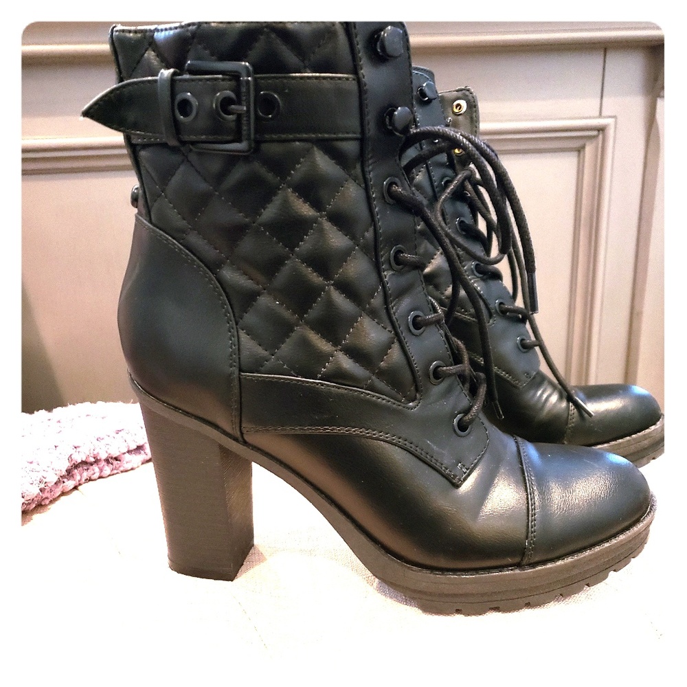 Guess street ankle boots